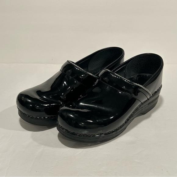 Dansko Professional Black Patent Leather Clogs Shoes Women's EU 38/US 7.5-8 - Picture 2 of 12